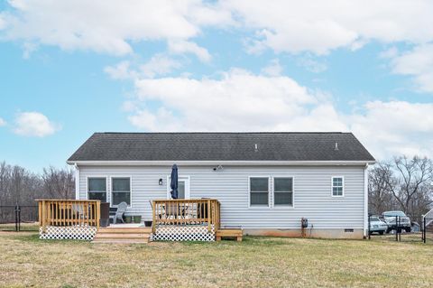 Tiny photo for 208 Stratford Place, Madison Heights, VA 24572 (MLS # 365675)