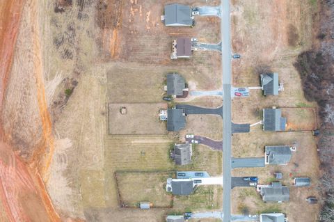 Tiny photo for 208 Stratford Place, Madison Heights, VA 24572 (MLS # 365675)