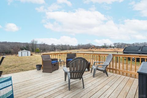 Tiny photo for 208 Stratford Place, Madison Heights, VA 24572 (MLS # 365675)