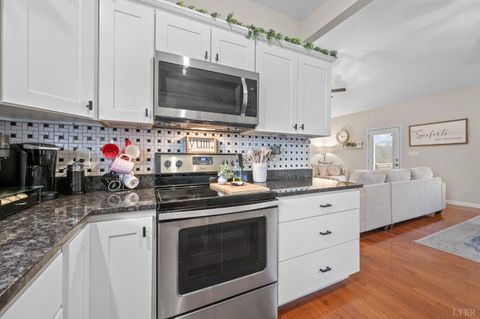 Tiny photo for 208 Stratford Place, Madison Heights, VA 24572 (MLS # 365675)