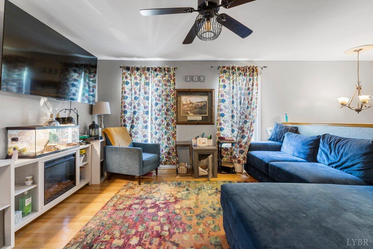 379 Clubhouse Drive, Roanoke, Virginia image 4