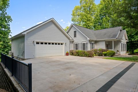 Tiny photo for 630 Forest Shores Road, Wirtz, VA 24184 (MLS # 366491)