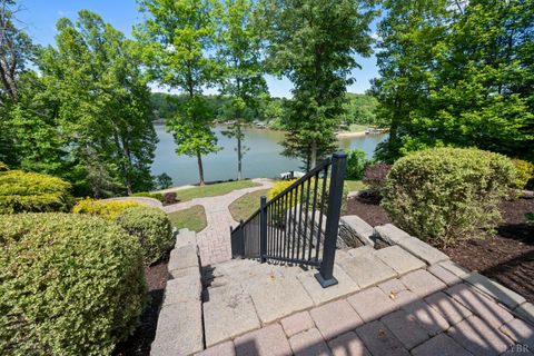 Tiny photo for 630 Forest Shores Road, Wirtz, VA 24184 (MLS # 366491)
