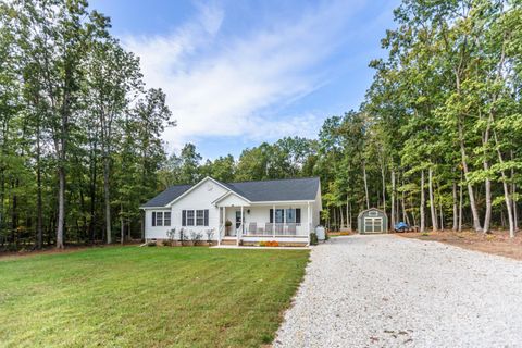 Tiny photo for 7099 Oakville Road, Appomattox, VA 24522 (MLS # 362431)