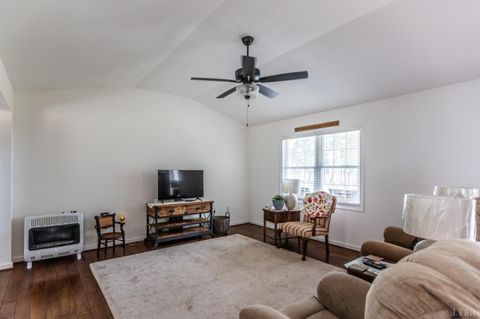 Tiny photo for 7099 Oakville Road, Appomattox, VA 24522 (MLS # 362431)