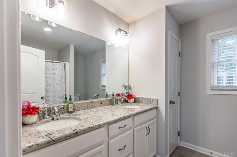 Tiny photo for 7099 Oakville Road, Appomattox, VA 24522 (MLS # 362431)