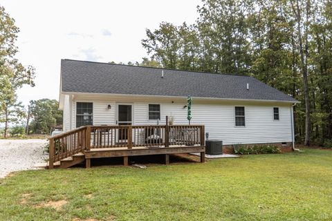 Tiny photo for 7099 Oakville Road, Appomattox, VA 24522 (MLS # 362431)