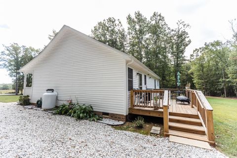 Tiny photo for 7099 Oakville Road, Appomattox, VA 24522 (MLS # 362431)