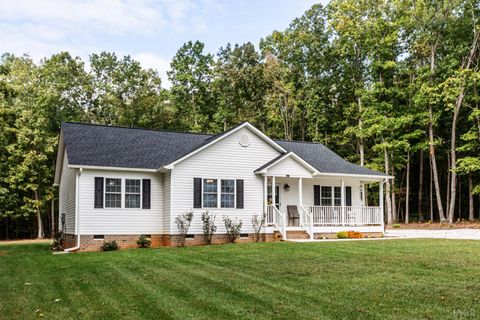 Tiny photo for 7099 Oakville Road, Appomattox, VA 24522 (MLS # 362431)