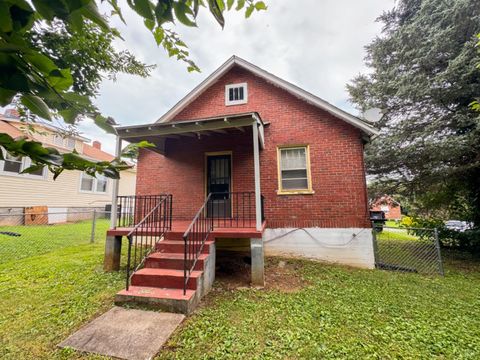 Tiny photo for 313 Saint Augustine St St, Lynchburg, VA 24501 (MLS # 362265)