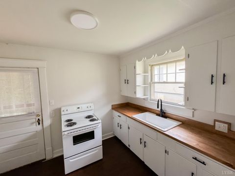 Tiny photo for 313 Saint Augustine St St, Lynchburg, VA 24501 (MLS # 362265)