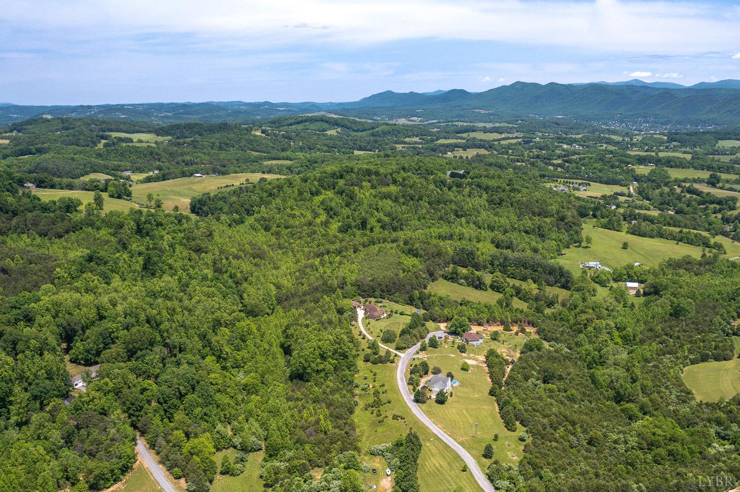 Meadow Grove Drive, Lexington, Virginia image 9