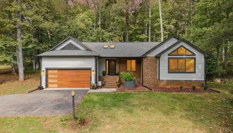 Photo of 412 Lake Vista Dr. Dr, Forest, VA 24551 (MLS # 369423)