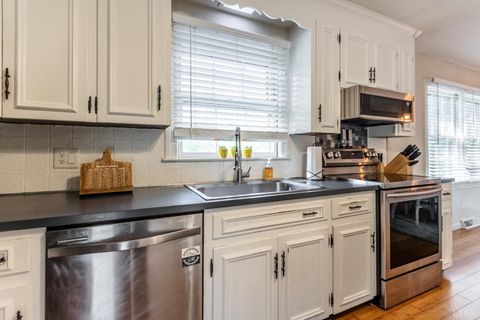 Tiny photo for 128 Dogwood Place, Lynchburg, VA 24502 (MLS # 366730)
