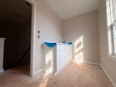 Tiny photo for 4 Crockett Road, Forest, VA 24551 (MLS # 364770)