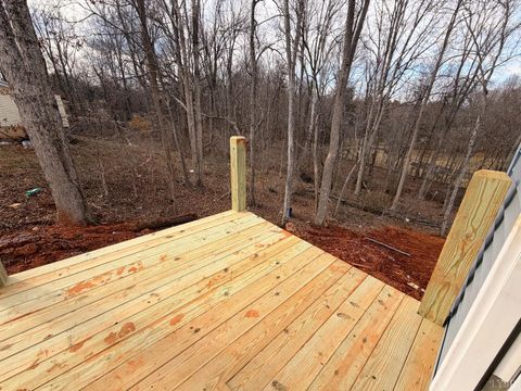 Tiny photo for 4 Crockett Road, Forest, VA 24551 (MLS # 364770)