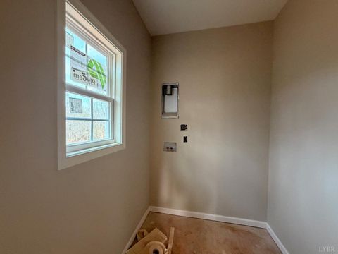 Tiny photo for 4 Crockett Road, Forest, VA 24551 (MLS # 364770)