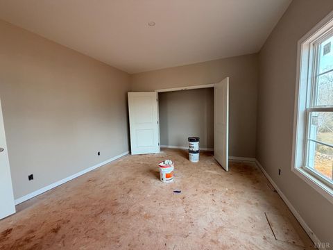 Tiny photo for 4 Crockett Road, Forest, VA 24551 (MLS # 364770)