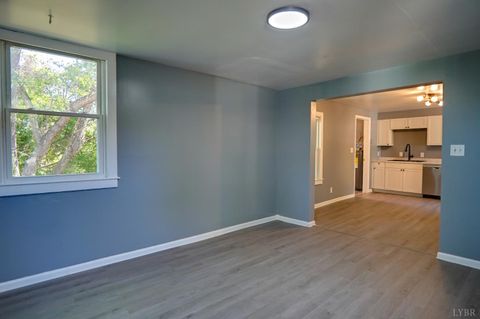 Tiny photo for 920 Cabell Street, Lynchburg, VA 24504 (MLS # 366455)