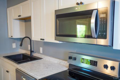Tiny photo for 920 Cabell Street, Lynchburg, VA 24504 (MLS # 366455)
