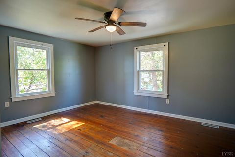 Tiny photo for 920 Cabell Street, Lynchburg, VA 24504 (MLS # 366455)