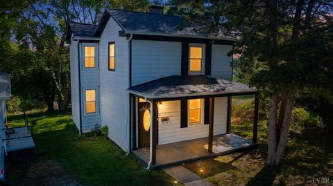 Tiny photo for 920 Cabell Street, Lynchburg, VA 24504 (MLS # 366455)