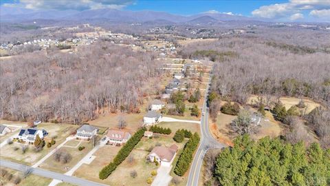Tiny photo for 1017 Hooper Woods Drive, Forest, VA 24551 (MLS # 364893)
