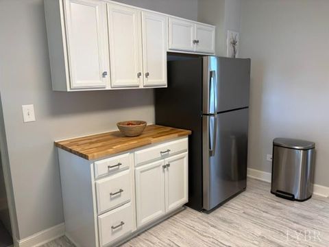 Tiny photo for 10703 Richmond Highway, Lynchburg, VA 24504 (MLS # 366719)
