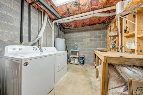 Tiny photo for 8664 Martins Creek Road Rd, Roanoke, VA 24018 (MLS # 366097)