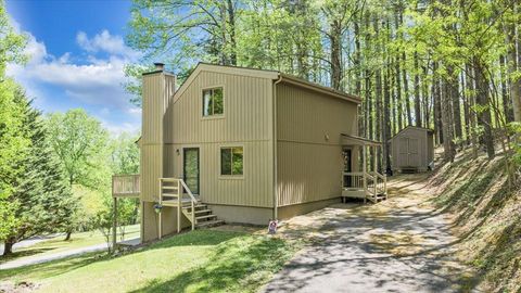 Tiny photo for 8664 Martins Creek Road Rd, Roanoke, VA 24018 (MLS # 366097)