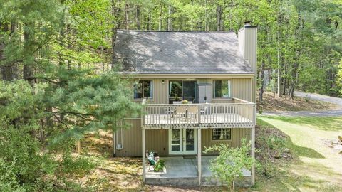 Tiny photo for 8664 Martins Creek Road Rd, Roanoke, VA 24018 (MLS # 366097)