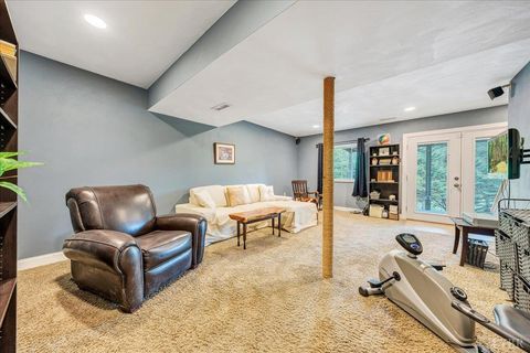 Tiny photo for 8664 Martins Creek Road Rd, Roanoke, VA 24018 (MLS # 366097)