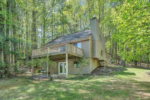 Tiny photo for 8664 Martins Creek Road Rd, Roanoke, VA 24018 (MLS # 366097)
