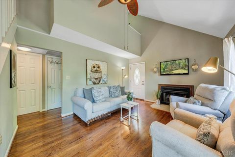 Tiny photo for 8664 Martins Creek Road Rd, Roanoke, VA 24018 (MLS # 366097)