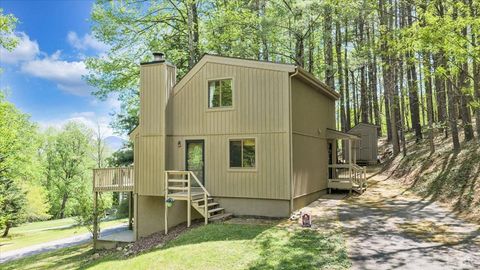Tiny photo for 8664 Martins Creek Road Rd, Roanoke, VA 24018 (MLS # 366097)