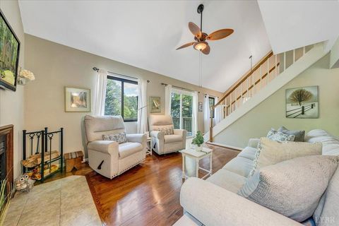 Tiny photo for 8664 Martins Creek Road Rd, Roanoke, VA 24018 (MLS # 366097)