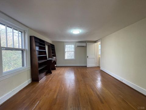Tiny photo for 1008 Hampton Avenue, Bedford, VA 24523 (MLS # 364061)