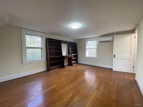 Tiny photo for 1008 Hampton Avenue, Bedford, VA 24523 (MLS # 364061)