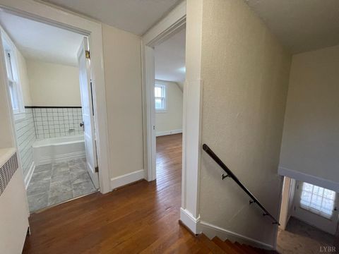 Tiny photo for 1008 Hampton Avenue, Bedford, VA 24523 (MLS # 364061)