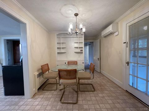 Tiny photo for 1008 Hampton Avenue, Bedford, VA 24523 (MLS # 364061)