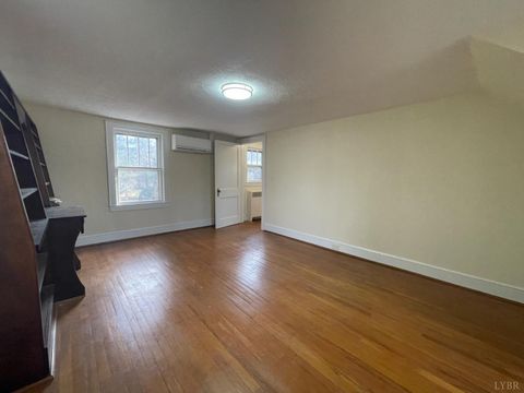 Tiny photo for 1008 Hampton Avenue, Bedford, VA 24523 (MLS # 364061)