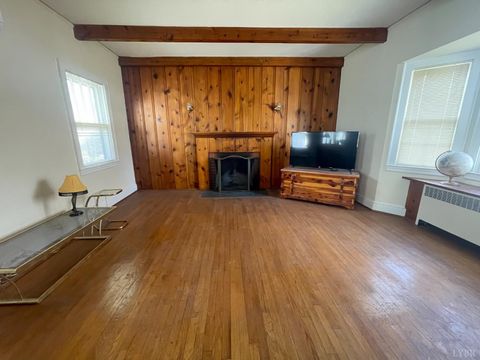 Tiny photo for 1008 Hampton Avenue, Bedford, VA 24523 (MLS # 364061)