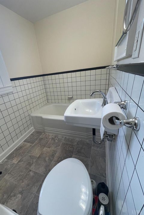 Tiny photo for 1008 Hampton Avenue, Bedford, VA 24523 (MLS # 364061)