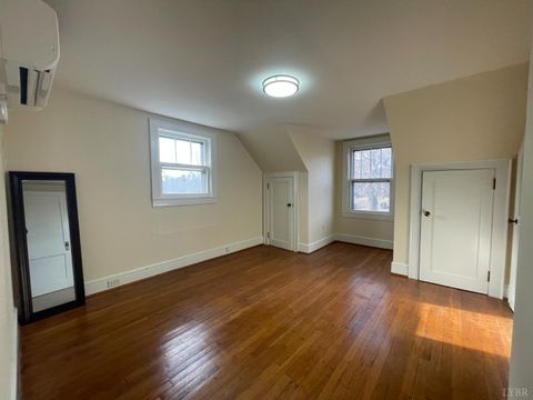 Tiny photo for 1008 Hampton Avenue, Bedford, VA 24523 (MLS # 364061)