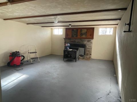 Tiny photo for 1008 Hampton Avenue, Bedford, VA 24523 (MLS # 364061)