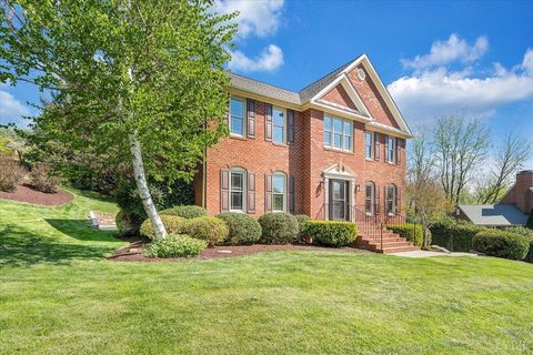 Tiny photo for 7706 Hollins Court Circle, Roanoke, VA 24019 (MLS # 365914)