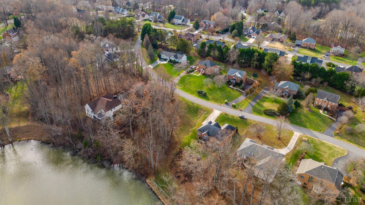 1112 Lake Shore Drive, Forest, Virginia image 9