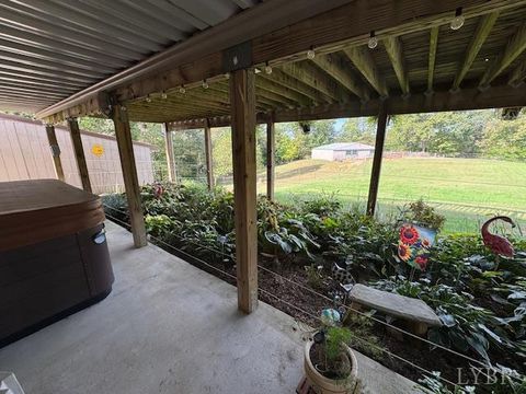 Tiny photo for 827 Wolf Creek Lane, Appomattox, VA 24522 (MLS # 362470)