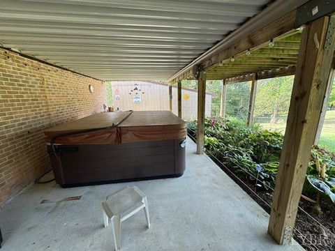 Tiny photo for 827 Wolf Creek Lane, Appomattox, VA 24522 (MLS # 362470)