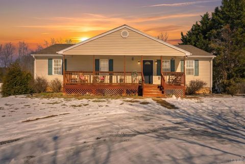 Tiny photo for 2305 Smith Mountain Lake Parkway, Huddleston, VA 24104 (MLS # 364495)